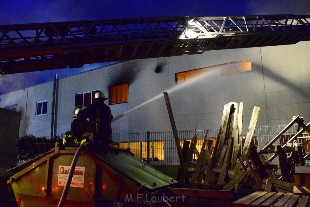 Grossbrand Halle Troisdorf Kriegsdorf Junkersring P533.JPG - Miklos Laubert